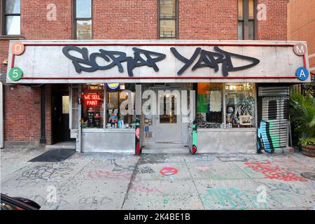 Scrap Yard, 300 W Broadway, New York, NYC boutique photo d'un magasin d'art spécialisé dans la culture du graffiti dans le quartier SoHo de Manhattan. Banque D'Images