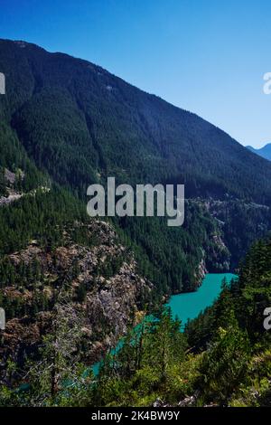 Vue depuis la piste du lac Diablo, le parc national de North Cascades, l'État de Washington, les États-Unis, l'Amérique du Nord Banque D'Images