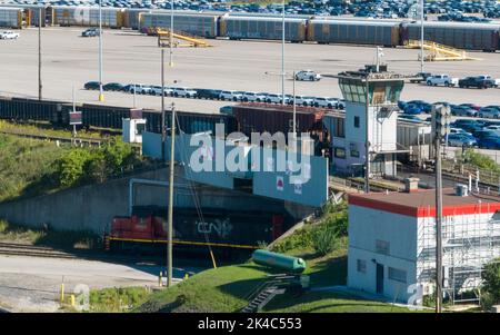 Une vue aérienne au-dessus d'un chemin de fer national canadien, le CN Rail, principal centre de transport de marchandises à Vaughan, à l'extérieur de Toronto. Banque D'Images