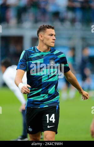 Kristian Asllani du FC Inter lors de la série italienne A, match de football entre le FC Inter et AS Roma sur 1 octobre 2022 au stade San Siro, Milan, Italie. Photo Nderim Kaceli Banque D'Images