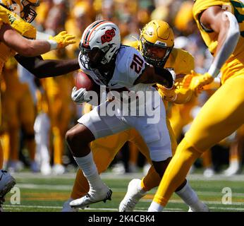 1 octobre 2022: L'État de l'Oklahoma en cours de retour Dominic Richardson (20) porte le ballon lors d'un match de football universitaire de la NCAA entre Baylor et l'État de l'Oklahoma le 1 octobre 2022, à Waco, Texas. L'État d'Oklahoma a gagné 36-25. (Image de crédit : © Scott Coleman/ZUMA Press Wire) Banque D'Images