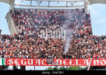 Bari, Italie. 01st octobre 2022. SSC Bari Supporters pendant SSC Bari vs Brescia Calcio, Italie football série B match à Bari, Italie, 01 octobre 2022 Credit: Independent photo Agency/Alay Live News Banque D'Images