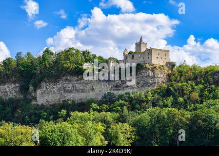 Une vue sur les Rudelsburg sur la Saale en Thuringe Allemagne Banque D'Images