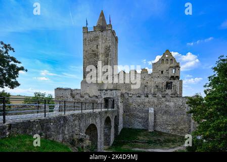 Une vue sur les Rudelsburg sur la Saale en Thuringe Allemagne Banque D'Images