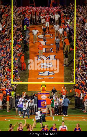 Clemson, Caroline du Sud, États-Unis. 1st octobre 2022. Le match de football de la NCAA au Memorial Stadiun à Clemson, SC. (Scott Kinser/CSM). Crédit : csm/Alay Live News Banque D'Images