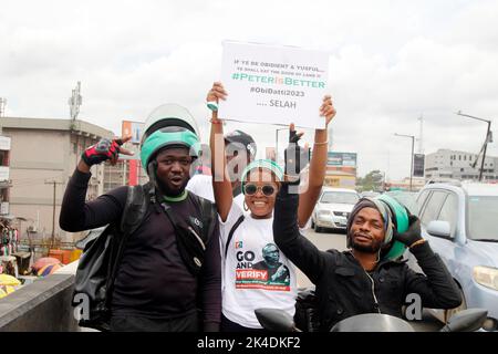 Lagos, Nigeria 1st octobre, 2022 partisans (aussi obéissants) de Peter OBI, candidat présidentiel du Parti travailliste pour l'élection présidentielle de 2023 tiennent un rassemblement à Ikeja, Lagos, Nigeria, samedi, 1 octobre, 2022. Photo par Adekunle Ajayi crédit: Adekunle Ajayi/Alay Live News Banque D'Images