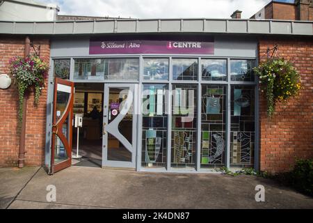 Dumfries, Écosse, 24 septembre 2022, les touristes pourraient utiliser le service gratuit d'information touristique. Banque D'Images