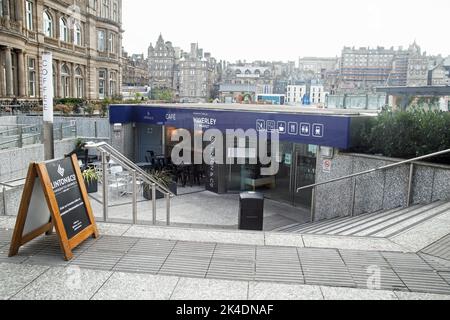 Édimbourg, Écosse, 26 septembre 2022, vue sur l'entrée du marché de Waverley Banque D'Images