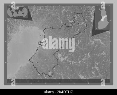 Ostrobothnia du Nord, région de Finlande. Carte d'altitude en niveaux de gris avec lacs et rivières. Lieux des principales villes de la région. Emplacement auxiliaire de coin Banque D'Images