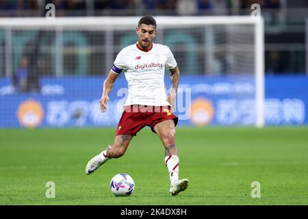 Milan, Italie. 01st octobre 2022. Lorenzo Pellegrini d'AS Roma en action pendant la série Un match de football entre le FC Internazionale et comme Roma au Stadio Giuseppe Meazza sur 1 octobre 2022 à Milan Italie . Credit: Marco Canoniero / Alamy Live News Banque D'Images