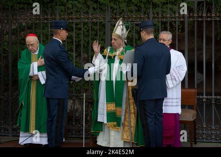 Vatican, Vatican. 01st octobre 2022. Italie, Rome, Vatican, 2022/10/1 .le pape François préside une messe pour le corps de gendarmerie du Vatican, Vatican Photographie par la presse catholique / Mediia du Vatican photos. LIMITÉ À UNE UTILISATION ÉDITORIALE - PAS DE MARKETING - PAS DE CAMPAGNES PUBLICITAIRES. Crédit : Agence photo indépendante/Alamy Live News Banque D'Images