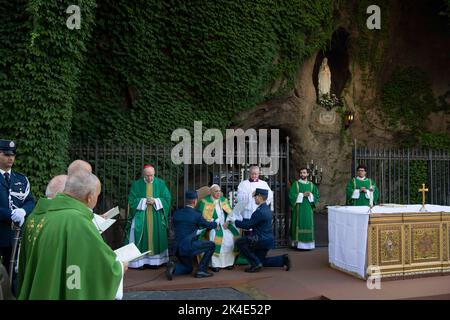 Vatican, Vatican. 01st octobre 2022. Italie, Rome, Vatican, 2022/10/1 .le pape François préside une messe pour le corps de gendarmerie du Vatican, Vatican Photographie par la presse catholique / Mediia du Vatican photos. LIMITÉ À UNE UTILISATION ÉDITORIALE - PAS DE MARKETING - PAS DE CAMPAGNES PUBLICITAIRES. Crédit : Agence photo indépendante/Alamy Live News Banque D'Images