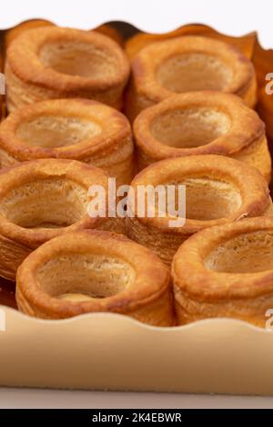 vider vol au vent pasty dans une rangée Banque D'Images