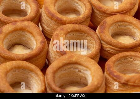 vider vol au vent pasty dans une rangée Banque D'Images