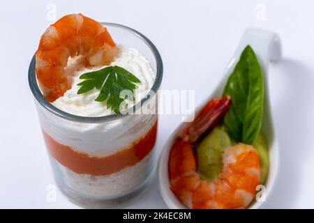 Décor composé de plats à base de doigts, canapés et fruits de mer Banque D'Images