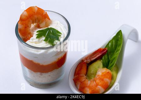 Décor composé de plats à base de doigts, canapés et fruits de mer Banque D'Images