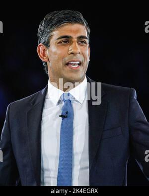 Rishi Sunak, député, ancien chancelier de l’Échiquier et candidat à la direction, gros plan, souriant Banque D'Images