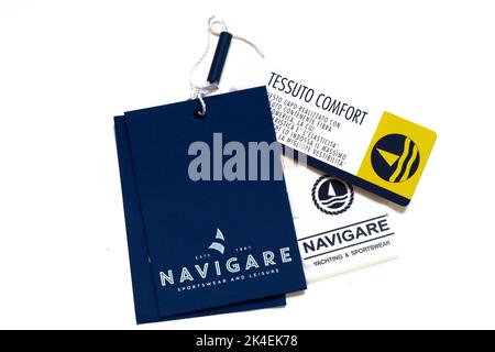 Tags de vêtements NAVIGARE. Navigare est une marque italienne de mode Sportswear et Loisirs de N61 S.r.l. - Italie Banque D'Images