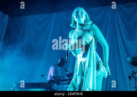 Oslo, Norvège. 01st octobre 2022. La chanteuse et compositrice norvégienne Astrid S joue un concert au Sentrum Scene d'Oslo. (Crédit photo : Gonzales photo/Alamy Live News Banque D'Images