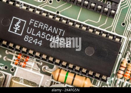 Ferranti ULA 40 broches [UnCommitted Logic Array] sur la carte mère d'un ordinateur Sinclair ZX Spectrum 1982 16K. Pour circuits intégrés, électronique. Banque D'Images
