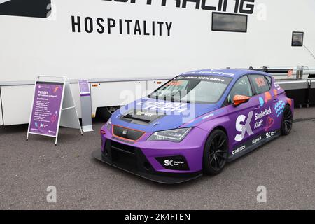 Le prototype électrique PWR001 lors de la course STCC de samedi dans la Grande finale à Mantorp Park, Mantorp, Suède. En 2023, le STCC sera le premier au monde à être un championnat national de voitures de tourisme 100% électriques. Banque D'Images