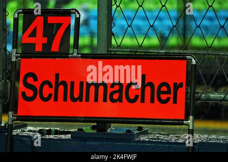 Singapour, Singapour. 02nd octobre 2022. Tableau de bord pour Mick Schumacher (GER) Haas F1 Team. Grand Prix de Singapour, dimanche 2nd octobre 2022. Marina Bay Street circuit, Singapour. Crédit : James Moy/Alay Live News Banque D'Images