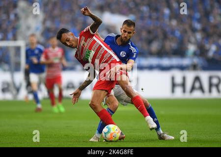 GELSENKIRCHEN, ALLEMAGNE - 2 OCTOBRE 2022: Le match de football de Bundesliga FC Schalke 04 contre FC Augsbourg Banque D'Images