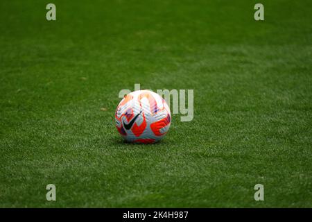 Saint-Pétersbourg, Russie. 02nd octobre 2022. Ballon de football vu lors du match de football de la Premier League russe entre Zenit Saint-Pétersbourg et Rostov à Gazprom Arena. Score final; Zenit 3:1 Rostov. Crédit : SOPA Images Limited/Alamy Live News Banque D'Images