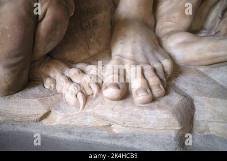 Sculpture en marbre pied et griffe détail dans le Musée Bargello Florence Italie Banque D'Images
