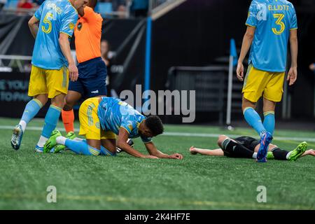 Charlotte, Caroline du Nord, États-Unis. 1st octobre 2022. Le défenseur de l'Union de Philadelphie NATHAN HARRIEL (USA) est blessé lors du match contre le Charlotte FC au stade Bank of America à Charlotte, en Caroline du Nord, aux Etats-Unis. (Image de crédit : © Walter G. Arce Sr./ZUMA Press Wire) Banque D'Images