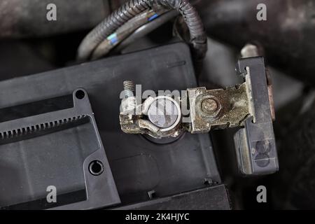 Borne du câble de connexion de la batterie de la voiture Banque D'Images