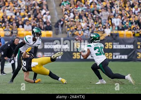 Pittsburgh, Pennsylvanie, États-Unis. 2nd octobre 2022. 2 octobre 2022: Michael carter II #30 pendant les Pittsburgh Steelers vs. New York Jets à Pittsburgh, Pennsylvanie au stade d'Acrisure (Credit image: © AMG/AMG via ZUMA Press Wire) Credit: ZUMA Press, Inc./Alay Live News Banque D'Images