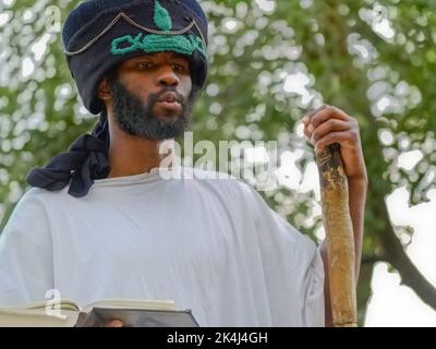 Londres Angleterre - 15 juin 2009;Editorial - Homme à barbe noire avec un chapeau inhabituel sur Hyde Park SOAP box prêchant Banque D'Images