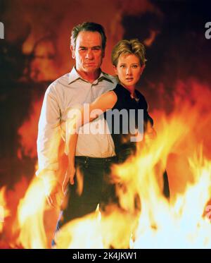 ANNE HECHE et TOMMY LEE JONES dans VOLCANO (1997), réalisé par MICK JACKSON. Crédit: 20th CENTURY FOX / Album Banque D'Images