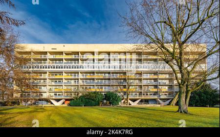 Allemagne, Berlin, Tiergarten, immeuble construit par Oscar Niemeyer en tant que contribution à internationale Bauaustellung IBA Banque D'Images