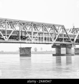 Ganga comme vu dans Garh Mukteshwar, Uttar Pradesh, Inde, Ganga est considéré comme le fleuve le plus sacré pour l'Hindou, vue de Garh Ganga Brij Ghat qui est la famille Banque D'Images