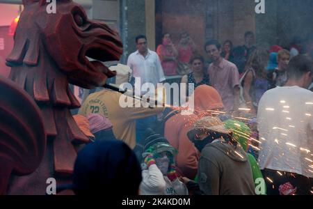 LES SANTES, FIESTA MAJOR DE MATARO, CORREGUSPIRA, DRAGON.2012. Banque D'Images