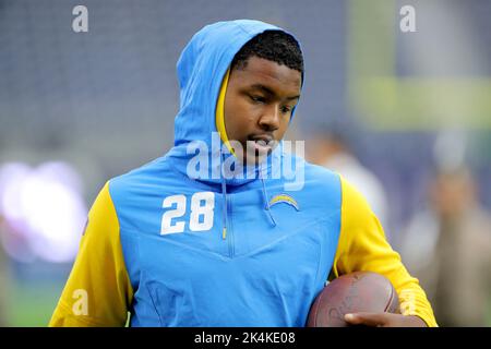 Houston, Texas, U. S.: 2 octobre 2022, Los Angeles Chargers qui a fait remonter Isaiah Spiller (28) avant le match entre les Texans de Houston et les Chargers de Los Angeles au stade NRG à Houston, TX sur 2 octobre 2022. (Image de crédit : © Erik Williams/ZUMA Press Wire) Banque D'Images