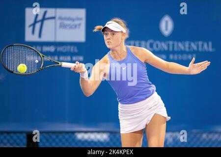 Hua Hin, Thaïlande. 03rd octobre 2022. HUA HIN, THAÏLANDE - OCTOBRE 3 : Clara Vlasselaer de Belgique lors du deuxième tour de qualification contre Daria Nazarenko lors de la tournée MONDIALE DE TENNIS de l'ITF CAL-COMP & XYZPRINTING 2022 à LA VRAIE ARENA HUA HIN sur 3 octobre 2022 à HUA HIN, THAÏLANDE ( Credit: peter Van der Klooster/Alay Live News Banque D'Images