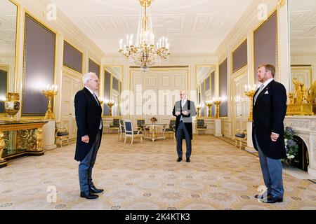 2022-10-03 16:13:16 LA HAYE - le ministre Piet Adema est assermenté par le roi Willem-Alexander en tant que ministre de l'Agriculture, de la nature et de la qualité alimentaire. ANP POOL PATRICK VAN KATWIJK pays-bas hors - belgique hors Banque D'Images