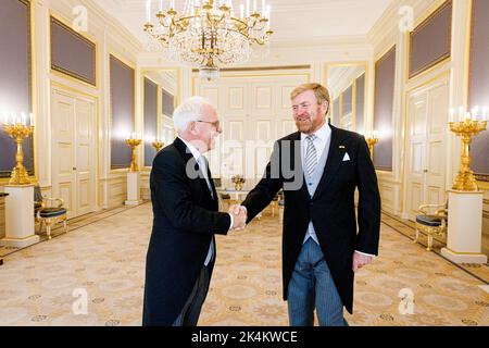 2022-10-03 16:13:54 LA HAYE - le ministre Piet Adema est assermenté par le roi Willem-Alexander en tant que ministre de l'Agriculture, de la nature et de la qualité alimentaire. ANP POOL PATRICK VAN KATWIJK pays-bas hors - belgique hors Banque D'Images