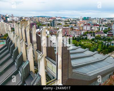 Site de construction de bâtiments modernes de Pristina. Pristina vue aérienne, capitale du Kosovo. Balkans. Europe. Banque D'Images