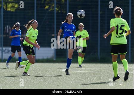 Munich, Allemagne. 03rd octobre 2022. Munich, Allemagne, octobre 3rd 2022: Lisa Floetzner (13 FFC Wacker Muenchen) pendant le match de Regionalliga Sued entre FFC Wacker Muenchen et SV 67 Weinberg à Bezirkssportanlage Untersendling, Munich. (Sven Beyrich/SPP) crédit: SPP Sport Press photo. /Alamy Live News Banque D'Images