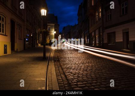 Vieille ville polonaise Cieszyn à la nuit exposition longue Banque D'Images