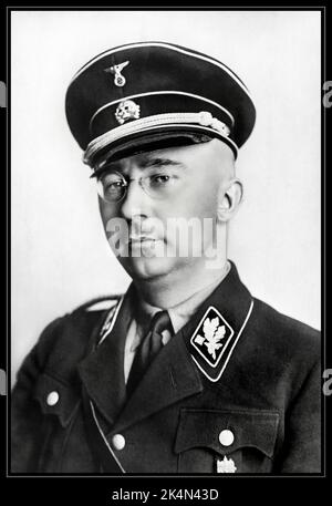 Portrait officiel HIMMLER en uniforme SS. 1938 Heinrich Luitpold Himmler était Reichsführer du Schutzstaffel, et un membre important du Parti nazi d'Allemagne. Himmler était l'un des hommes les plus puissants de l'Allemagne nazie et l'un des principaux architectes de l'Holocauste.WW2 Heinrich politicien national-socialiste allemand commandant militaire nazi police secrète. A facilité le génocide en Europe et à l'est. Suicide commis en 1945 Banque D'Images