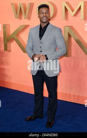 3 octobre 2022. Londres, Royaume-Uni. John Boyega arrivant à la Femme King Premiere, Odeon Luxe, Leicester Square, Londres. Crédit : Doug Peters/EMPICS/Alamy Live News Banque D'Images