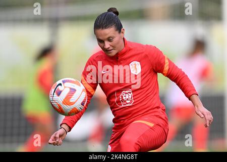 ZEIST - pays-Bas, 03/10/2022, ZEIST - Sherida Spitse ou des femmes néerlandaises. Pendant une session de formation de l'équipe nationale féminine néerlandaise. Les Lionesses Orange se préparent pour le match amical contre la Zambie. ANP | hauteur néerlandaise | Gerrit van Keulen Banque D'Images