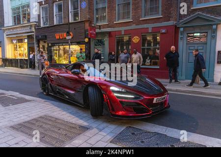 Londres, Royaume-Uni. 03rd octobre 2022. Chris Eubank Jr arrive à son match de lancement de la semaine de combat de Matchroom et Wasserman à Outernet, Londres. Crédit : SOPA Images Limited/Alamy Live News Banque D'Images