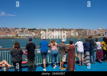 Les passagers à bord des ferries bretons navigueront sur le bateau Galice au départ du port espagnol de Santander en direction de Portsmouth, en Angleterre Banque D'Images