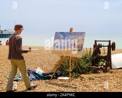 Brighton Beach Royaume-Uni - 16 juin 2009; artiste peint scène pittoresque sur la plage Banque D'Images